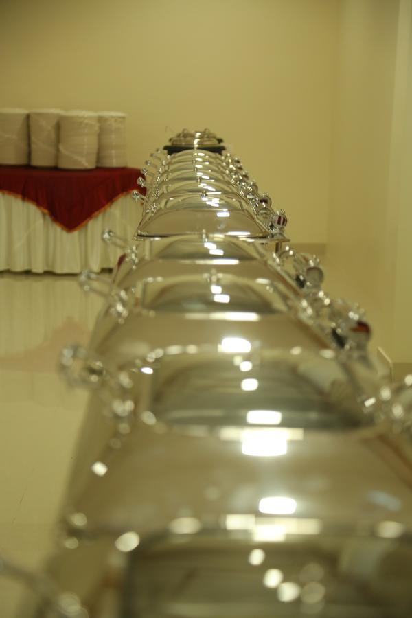 Hotel Grand Gayathri Khammam Extérieur photo