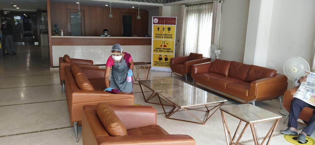 Hotel Grand Gayathri Khammam Extérieur photo