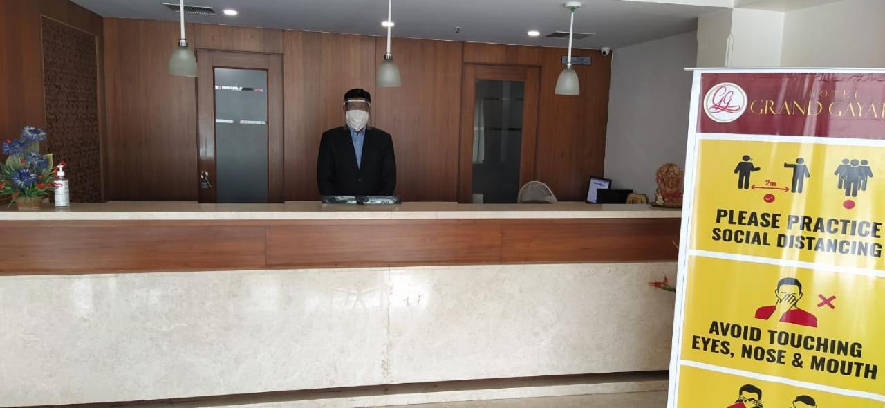 Hotel Grand Gayathri Khammam Extérieur photo